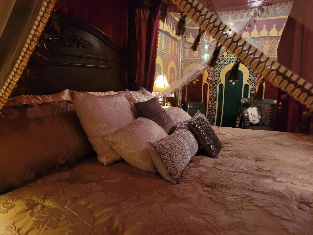 Magical Moroccan Tent With Pool Close To The Beach Fort Pierce Kültér fotó